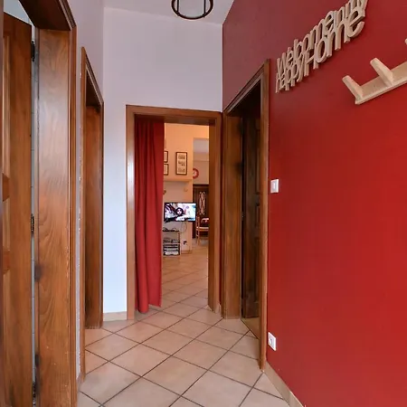 Apartment S'harzala Rouge