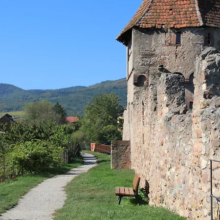 Apartment S'harzala Rouge